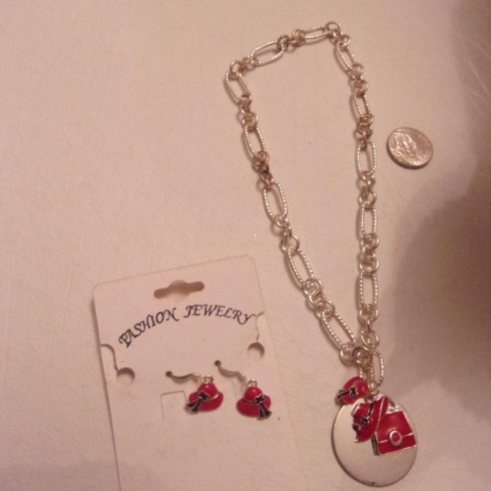 NWT BEAUTIFUL RED HAT NECKLACE/EARRINGS. TUB1-6